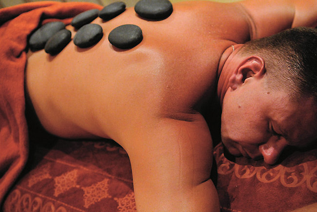 Hot Stone Massage im Hotel in Achslach